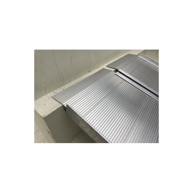 Oprijplaat / Drempelhulp Aluminium 60 x 76 cm - Opvouwbaar & Draagbaar - max .400 kg