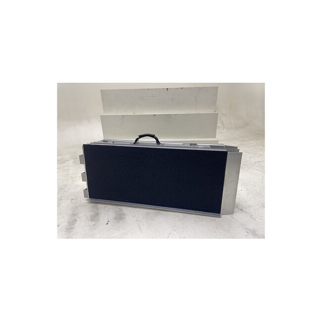 Oprijplaat Aluminium 210 x 76 cm - Dubbel Opvouwbaar & Draagbaar - max .350 kg