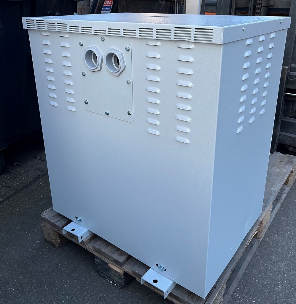 Scheidingstransformator 3-Fase 230-400/230-400 V+N - in kast IP23