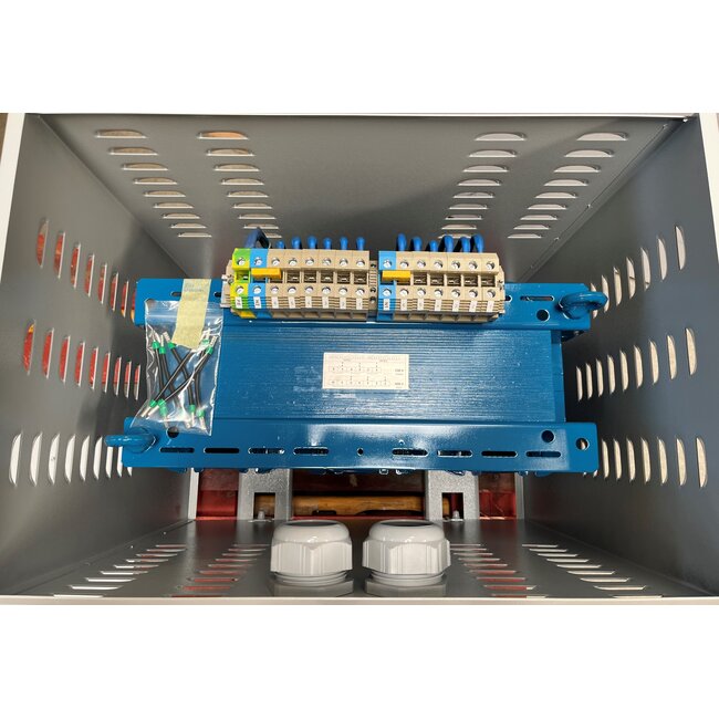 Scheidingstransformator 3-fase 230-400/230-400 V+N - 20 kVA - In kast IP23