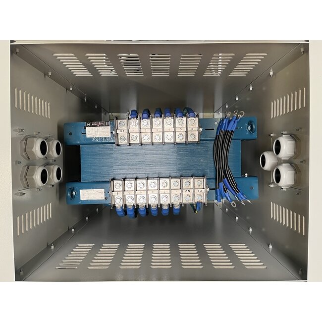 Scheidingstransformator 3-fase 230-400/230-400 V=N - 100 kVA  in metalen omkasting IP23