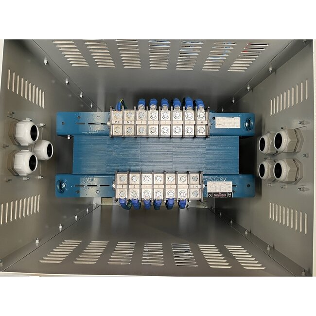 Scheidingstransformator 3-fase 230-400/230-400 V=N - 100 kVA  in metalen omkasting IP23