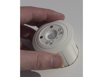 ecos 230V Präsenzmelder PM/230V/5L mit einstellbarer Lichtschwelle und einstellbarer Nachlaufzeit, für Höhen bis 5 Meter