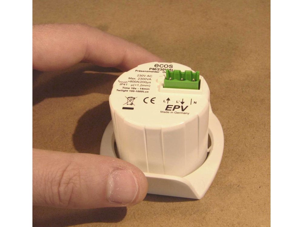 ecos 230V Präsenzmelder PM/230V/5L mit einstellbarer Lichtschwelle und einstellbarer Nachlaufzeit, für Höhen bis 5 Meter