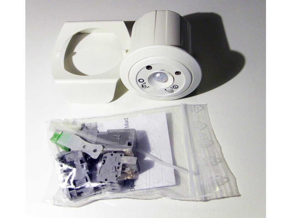 ecos 230V Präsenzmelder PM/230V/5T mit einstellbarer Nachlaufzeit, OHNE Lichtmessung, für Höhen bis 5 Meter