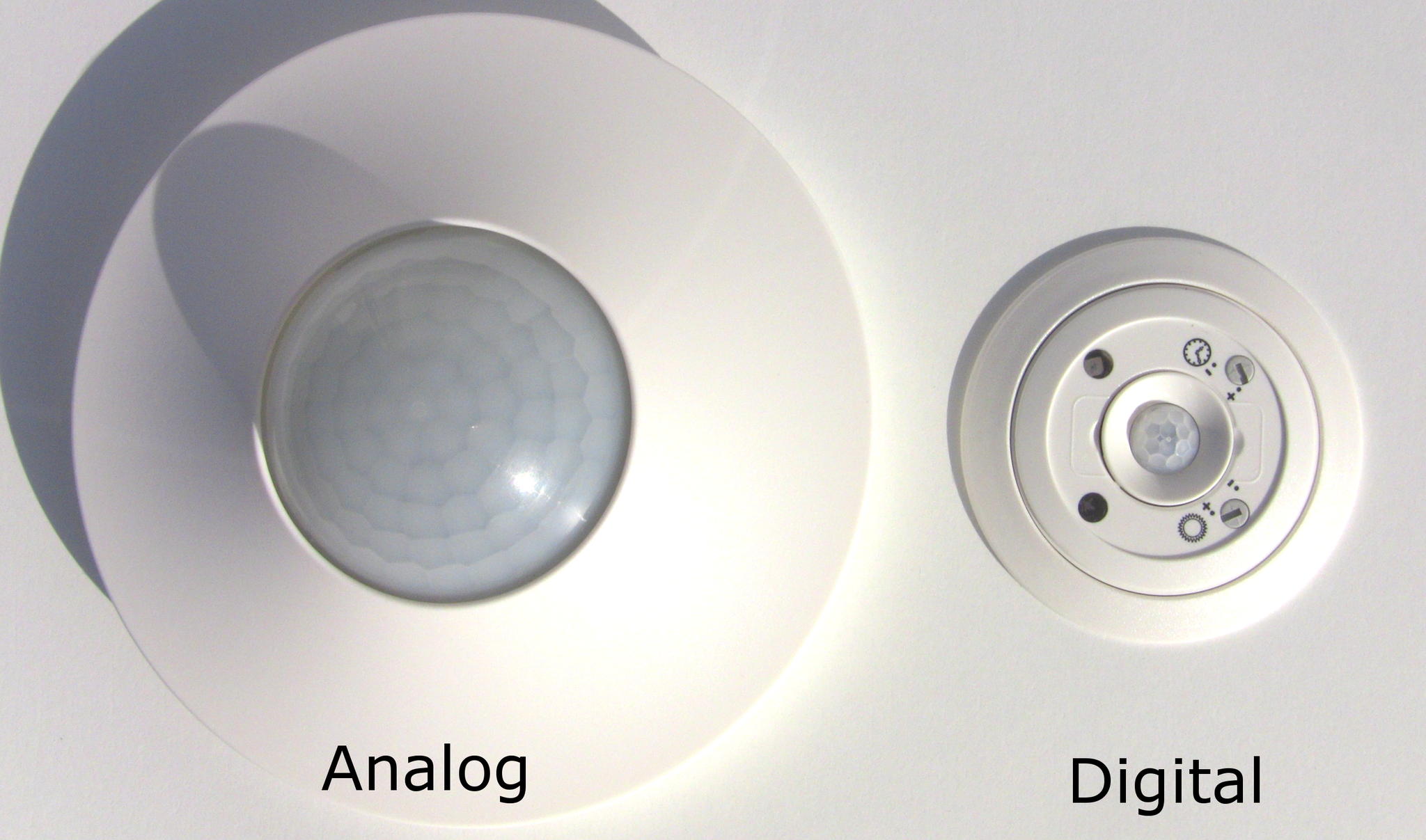 Comparison Analog / Digital