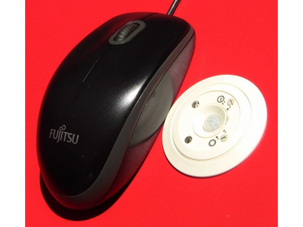 ecos 230V Präsenzmelder PM/230V/12 mit fester Nachlaufzeit, OHNE Lichtmessung, für Höhen bis 12 Meter