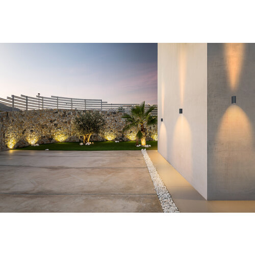 Leds-C4 Max Medium wall fixture up-down 17Watt 9degrees Leds-C4 Max Medium wall fixture up-down 17Watt 9degrees