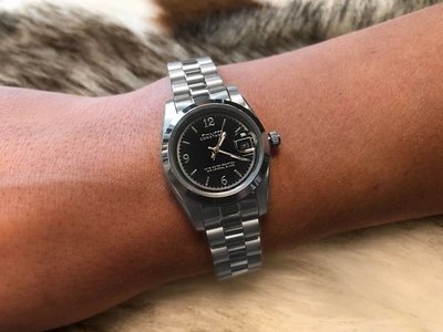 Stalen Philippe Constance Horloge NU 30% KORTING - Philippe Constance Stalen Dameshorloge - 6130 Small - Zilver - Zwart - Schakelband - Datumaanduiding