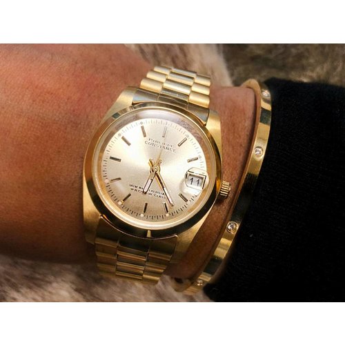 Stalen Philippe Constance Horloge Philippe Constance Dameshorloge - 7070 Medium - Staal - Goud - Metallic - Schakelband - Datumaanduiding Stalen Philippe Constance Horloge Philippe Constance Dameshorloge - 7070 Medium - Staal - Goud - Metallic - Schakelband - Datumaanduiding