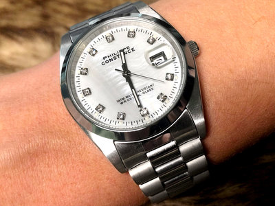Stalen Philippe Constance Horloge NU 30% KORTING - Philippe Constance Dameshorloge Staal - 4720 Large - Zilver - Parelmoer - Strass - Datumaanduiding - Gratis Verzending