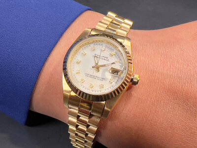 Stalen Philippe Constance Horloge Philippe Constance Stalen Dameshorloge - 6240 Small - Goud - Parelmoer - Strass - Serrated Rand - Schakelband - Datumaanduiding