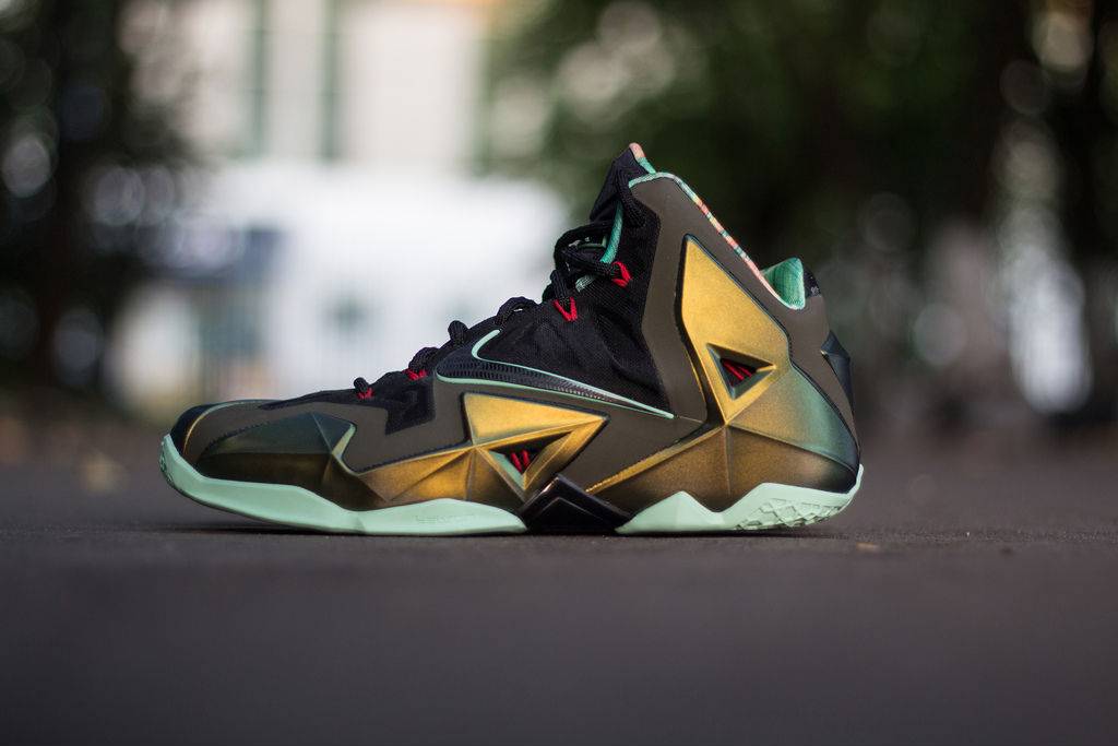 De Nieuwe Lebron XI Basketbalschoen