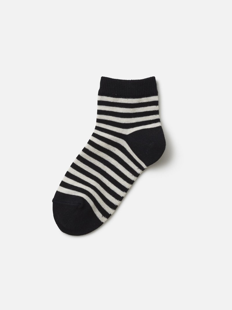 Gestreifte kurze Kindersocken 16-18cm