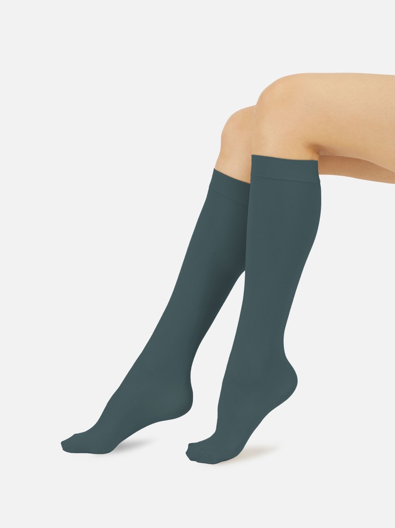 70D Basic Knee High Socks