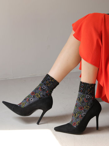 041132107 SQ laine Mérinos fleurs flotantes