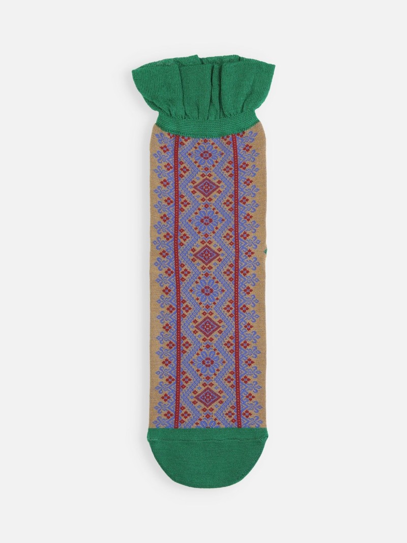 Socken mit Folklore-Muster und niedrigem Rundhalsausschnitt