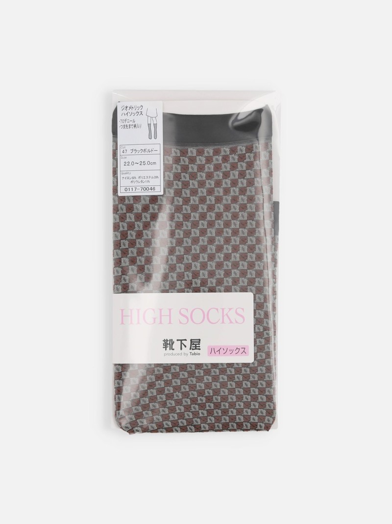 Patterned knee clearance high pop socks