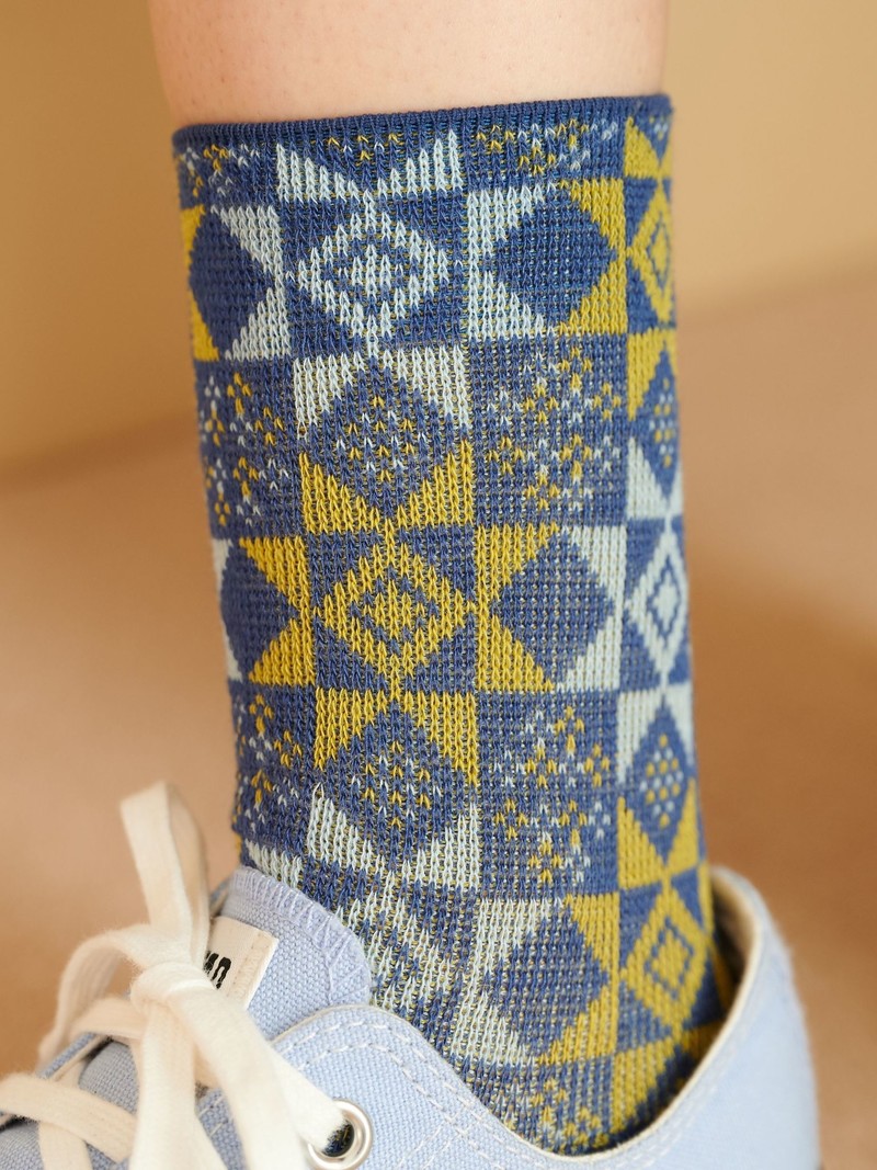Calcetines de lana con estampado de triángulos