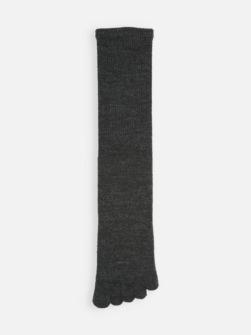 Hohe Socken aus Wolle, unelastisch, mit glatter Zehenpartie