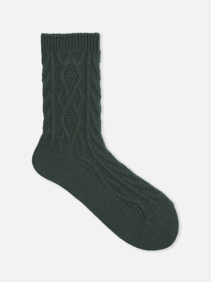 Wollsocken mit Zopfmuster und Zopfmuster aus Wolle