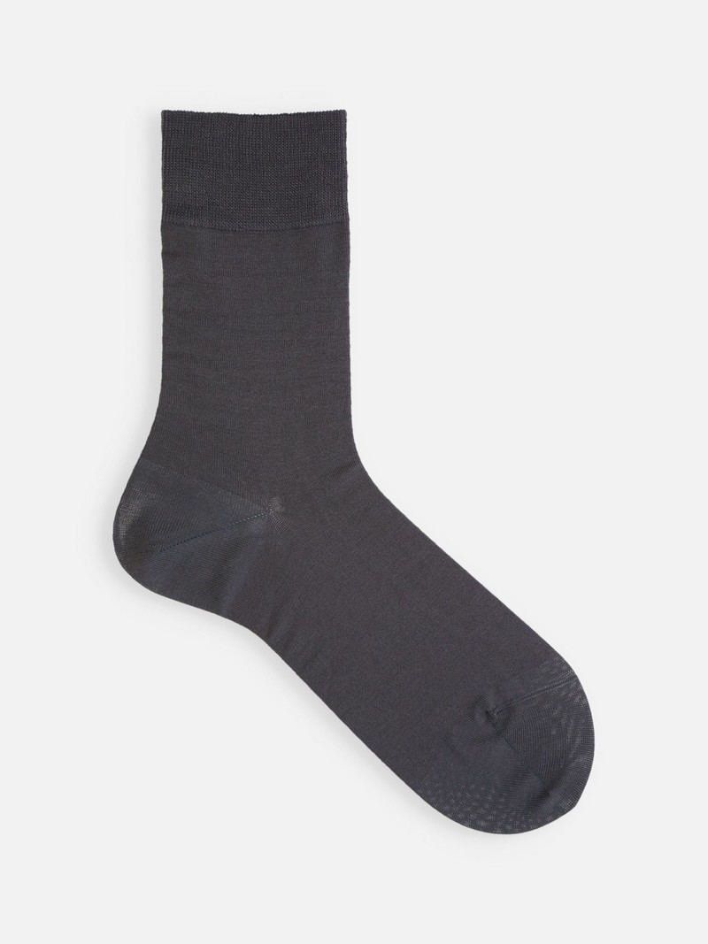 Unelastische, einfarbige, feine Crew-Socken M