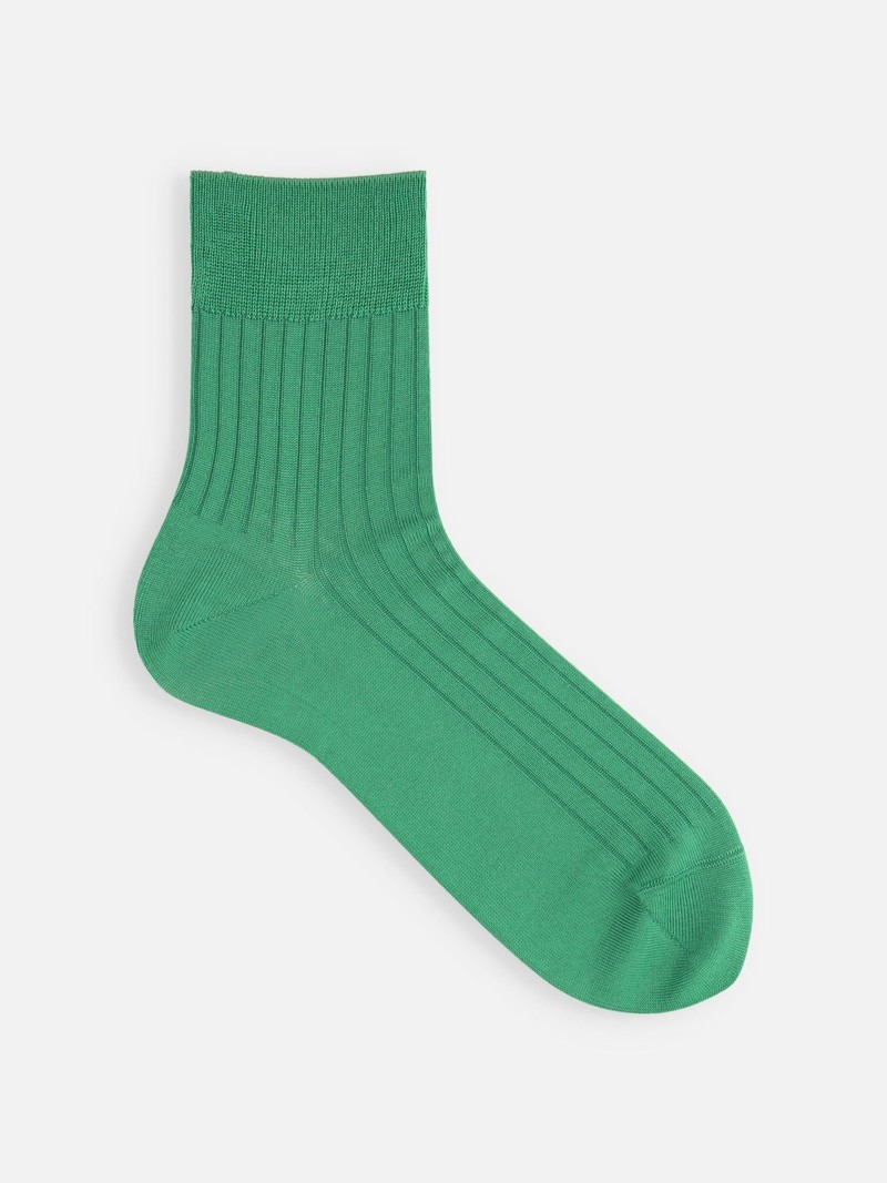 Einfache gerippte kurze Socken M