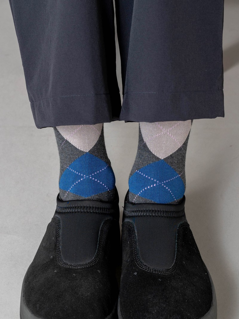 Argyle Pattern Mid-Calf Socks M