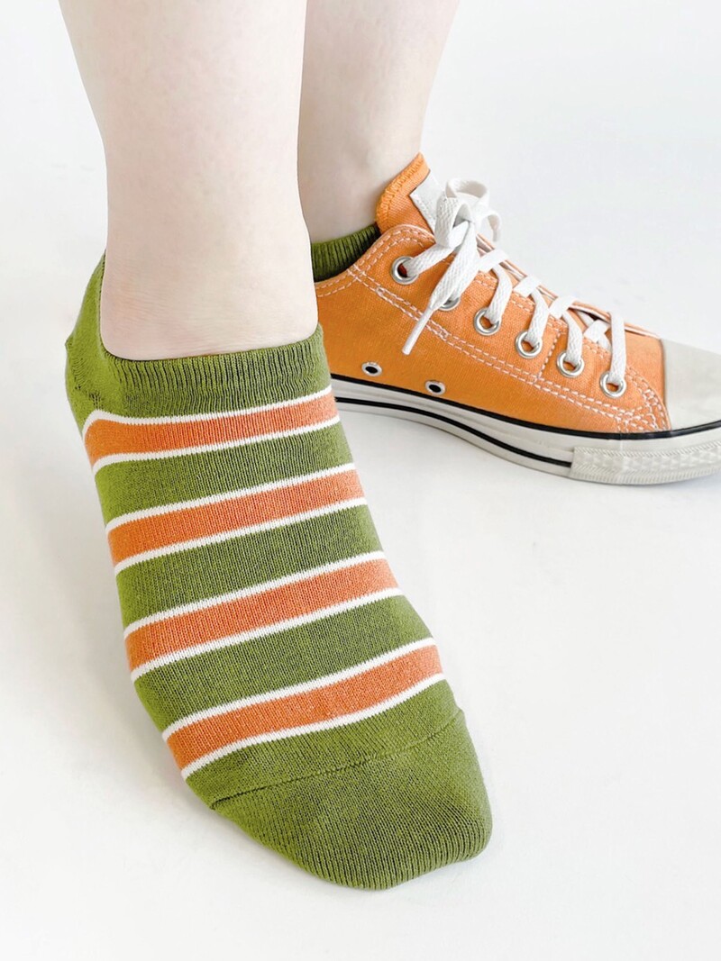 Sneakersocken mit zweifarbigen Streifen