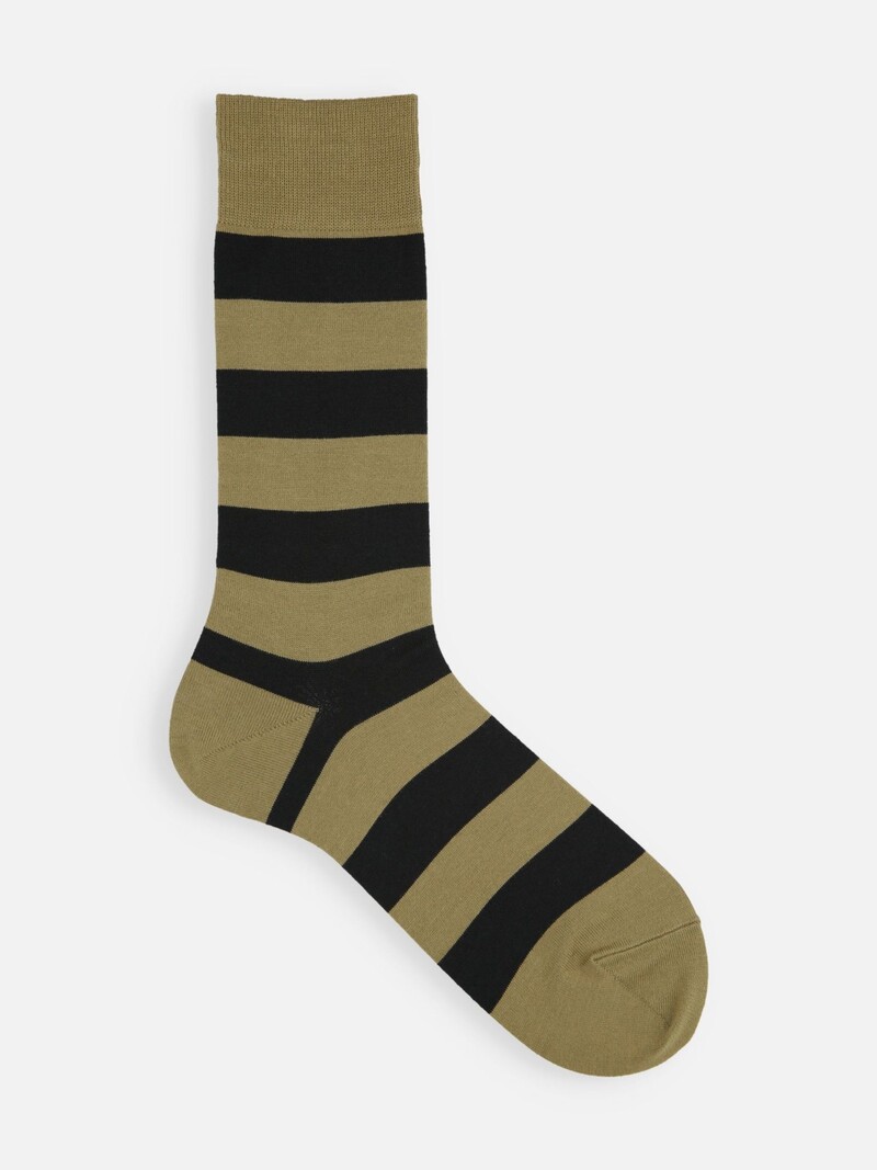 Chic Wide Stripe Mid-Calf Socks L