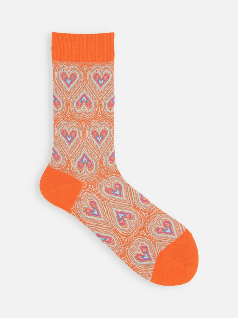 Calcetines altos con estampado de corazones hippie