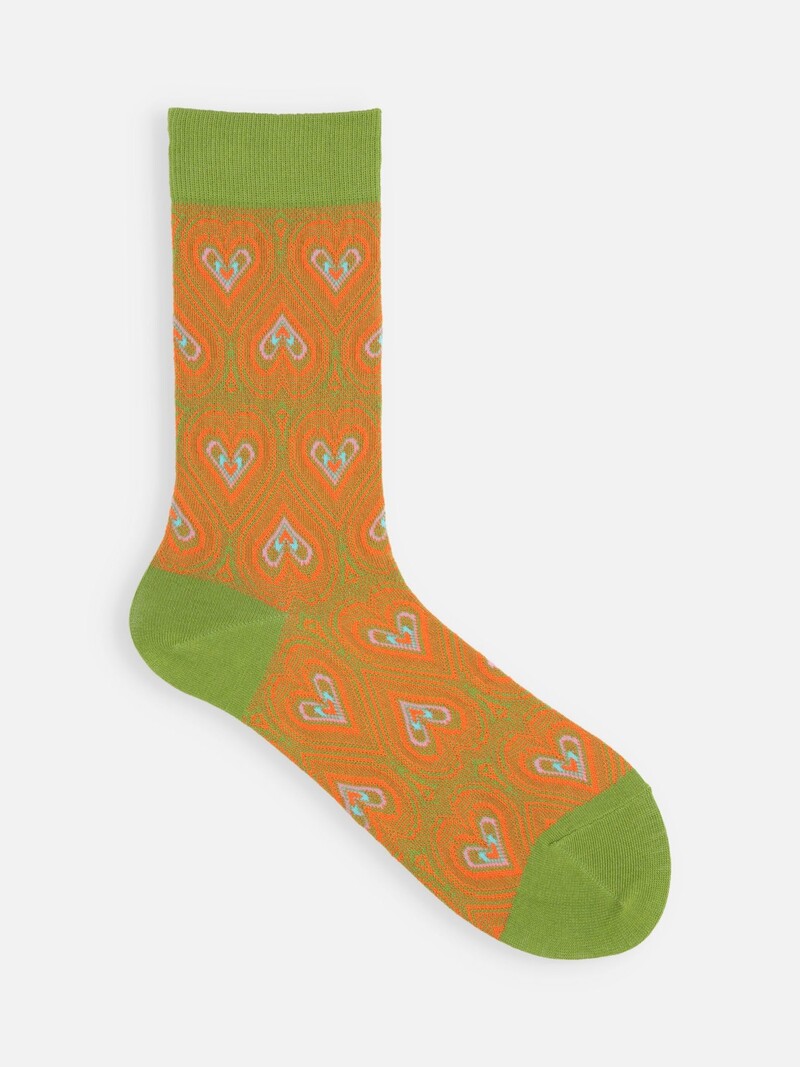 Calcetines altos con estampado de corazones hippie