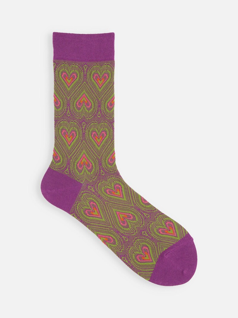 Calcetines altos con estampado de corazones hippie