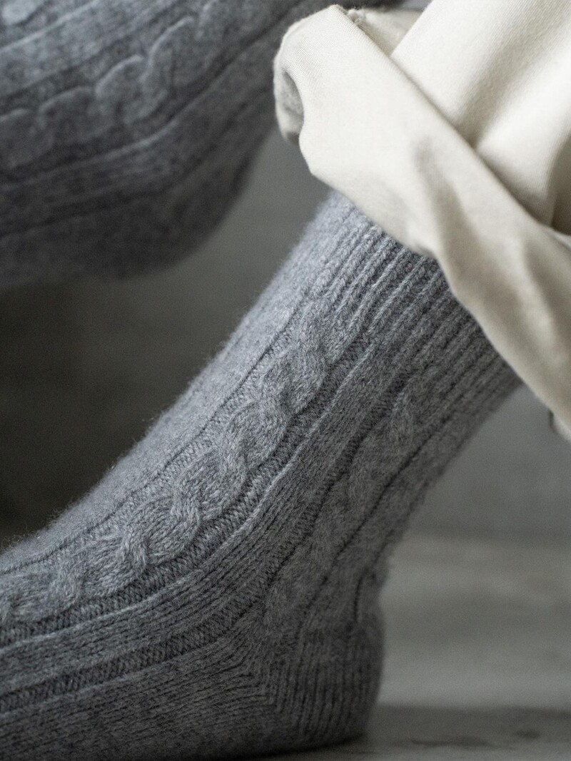 Wool/Cashmere Cable Short Room Socks