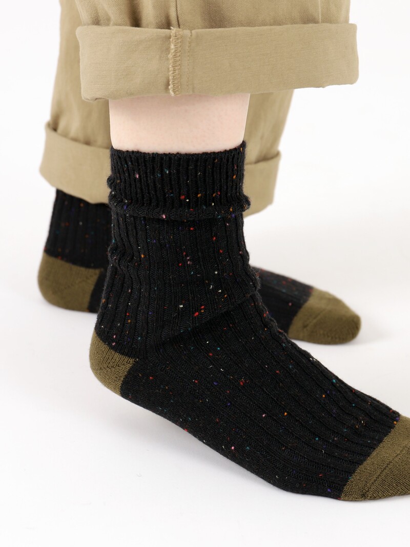 Zweifarbige Low-Crew-Socken aus Woll-Nep