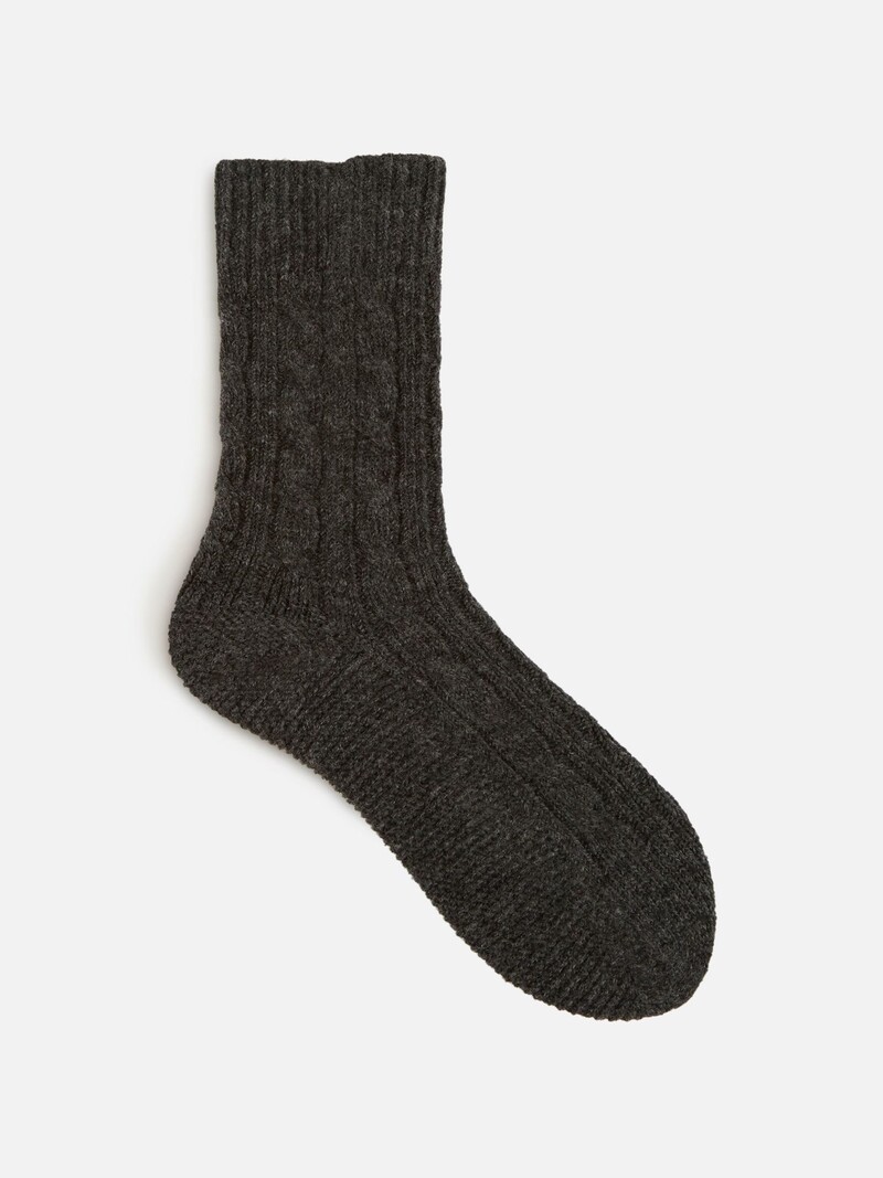 Bed Socken aus Lammwolle mit Zopfmuster