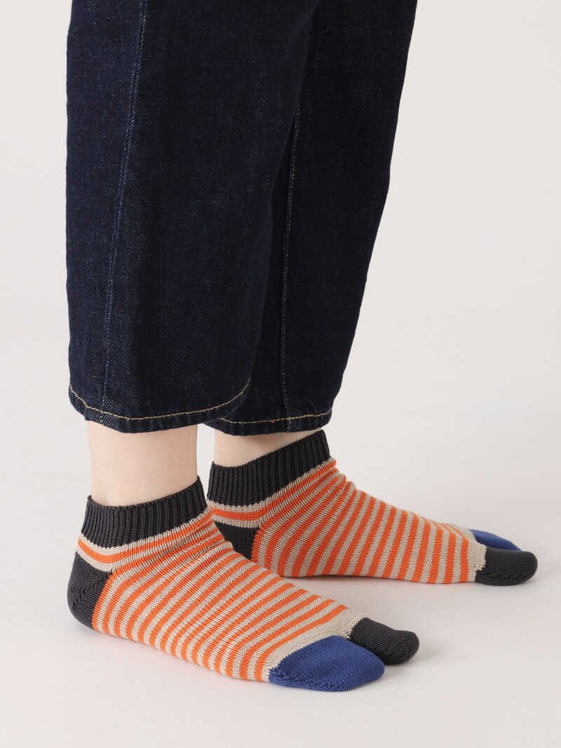 Gestreifte Tabi-Fußkettchensocken