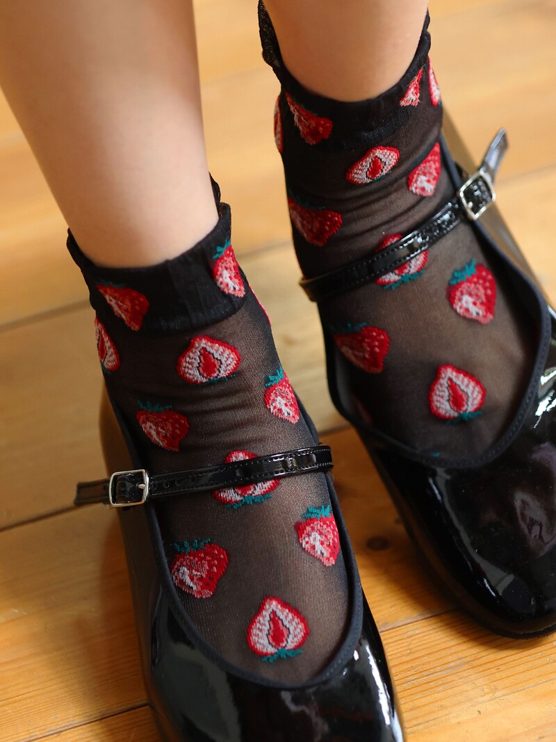 Tulle Strawberry Pattern Low Crew Socks