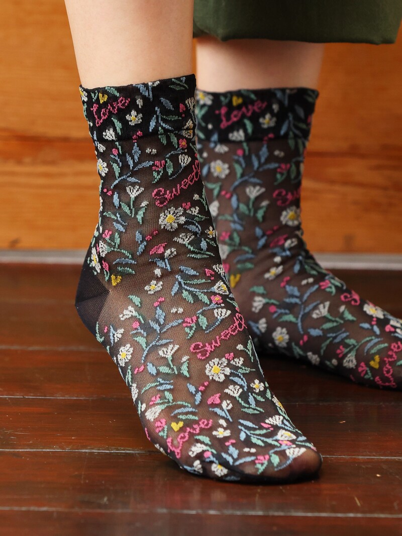 Sheer Flower Love Low Crew Socks