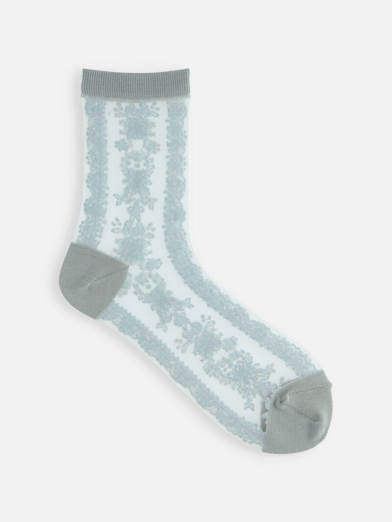 Sheer Lace Pattern Low Crew Socks