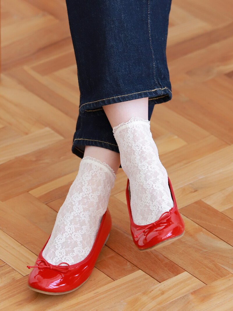 Rose Buds Lace Anklet Socks