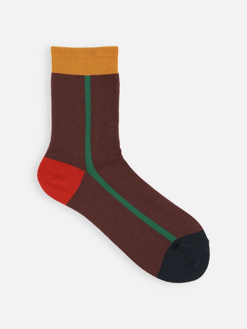 Calcetines con bloques de líneas de colores