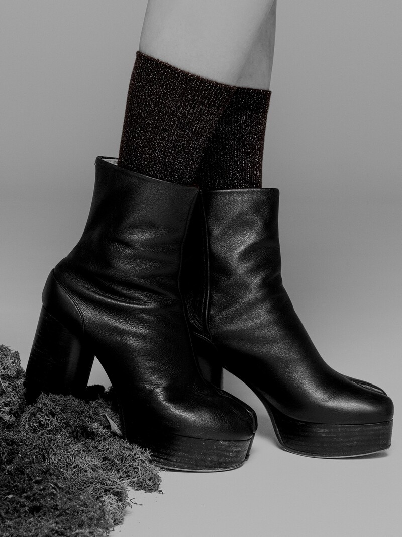 Kozue Collab Sparkling Tabi Crew Socks