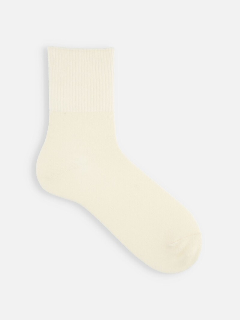 Kurze Socken aus Merinowolle mit Flossenripp