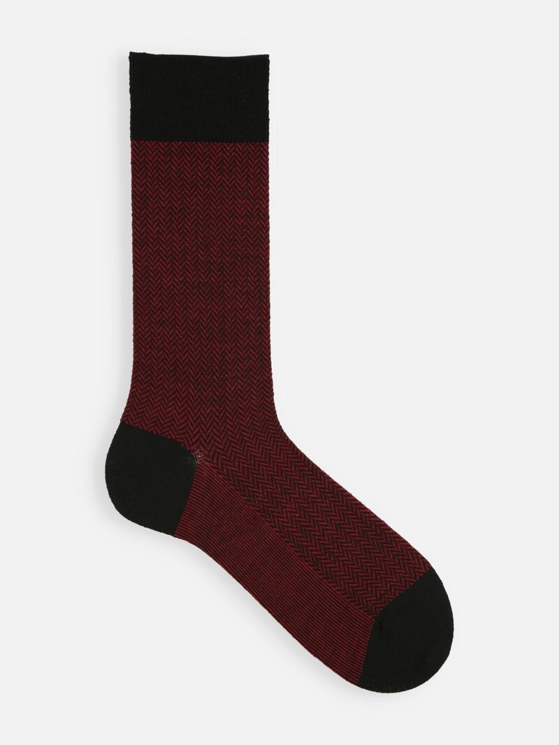 Wadenlange Socken aus Merinowolle mit Fischgrätenmuster M
