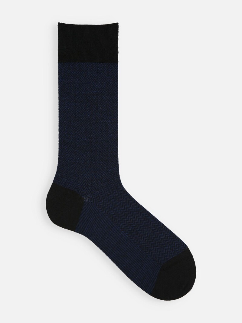 Wadenlange Socken aus Merinowolle mit Fischgrätenmuster M