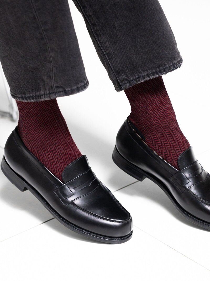 Wadenlange Socken aus Merinowolle mit Fischgrätenmuster M