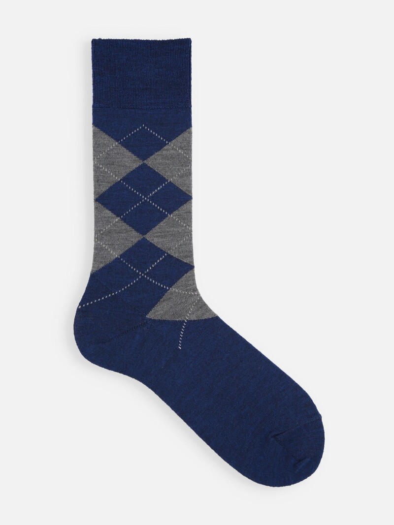 Argyle-Socken aus Merinowolle in der Mitte der Wade