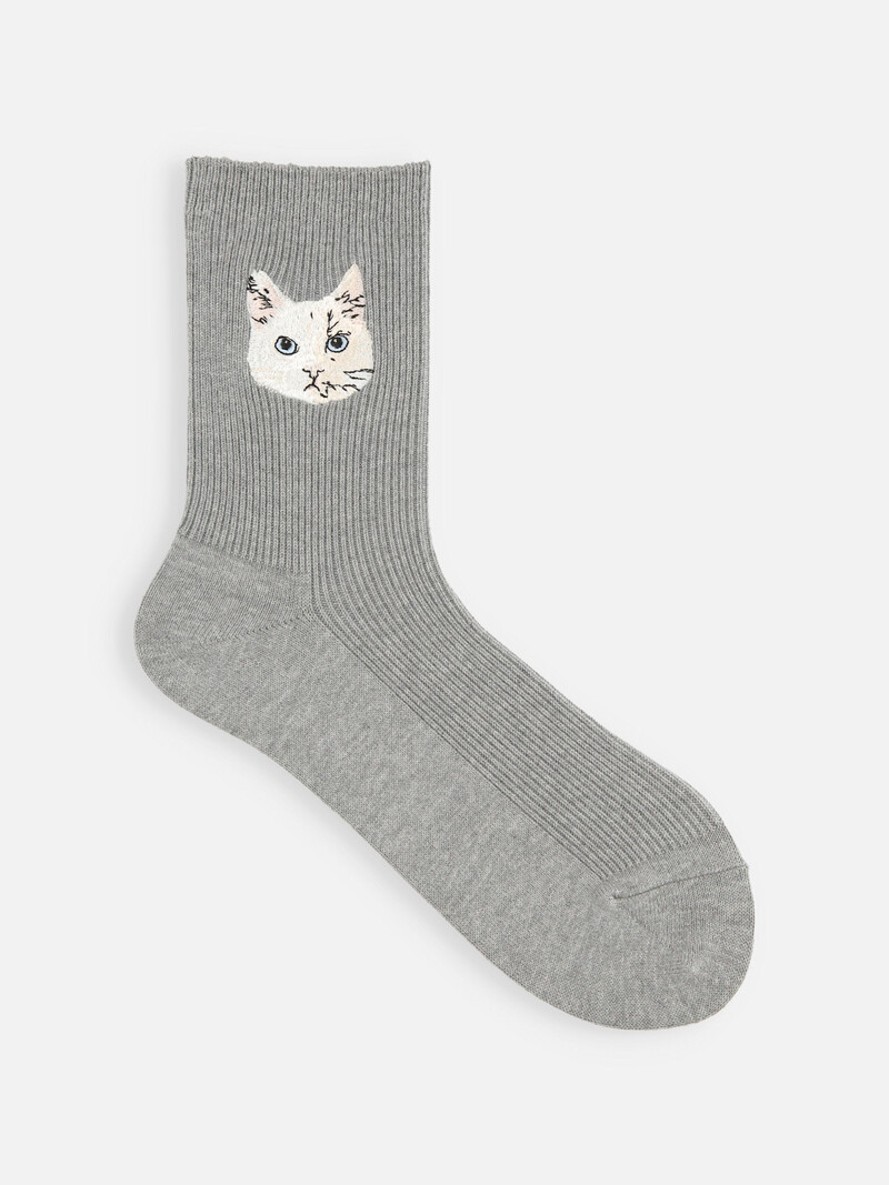 Calcetín canalé gato blanco bordado
