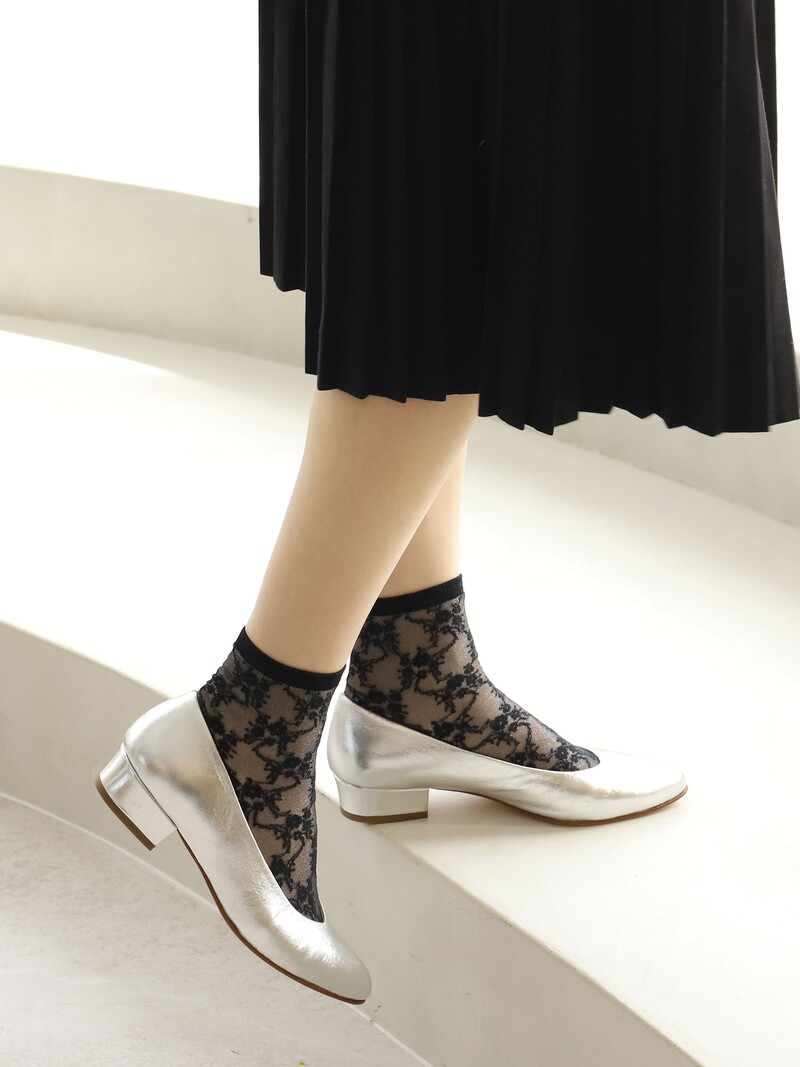 Calcetines transparentes con estampado floral
